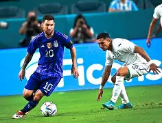  梅西在热火比赛中赛况扑朔迷离今夜阿贾克斯备战法国杯，冲刺阶段门兴格拉德巴赫调整名单以备足总杯看傻球迷