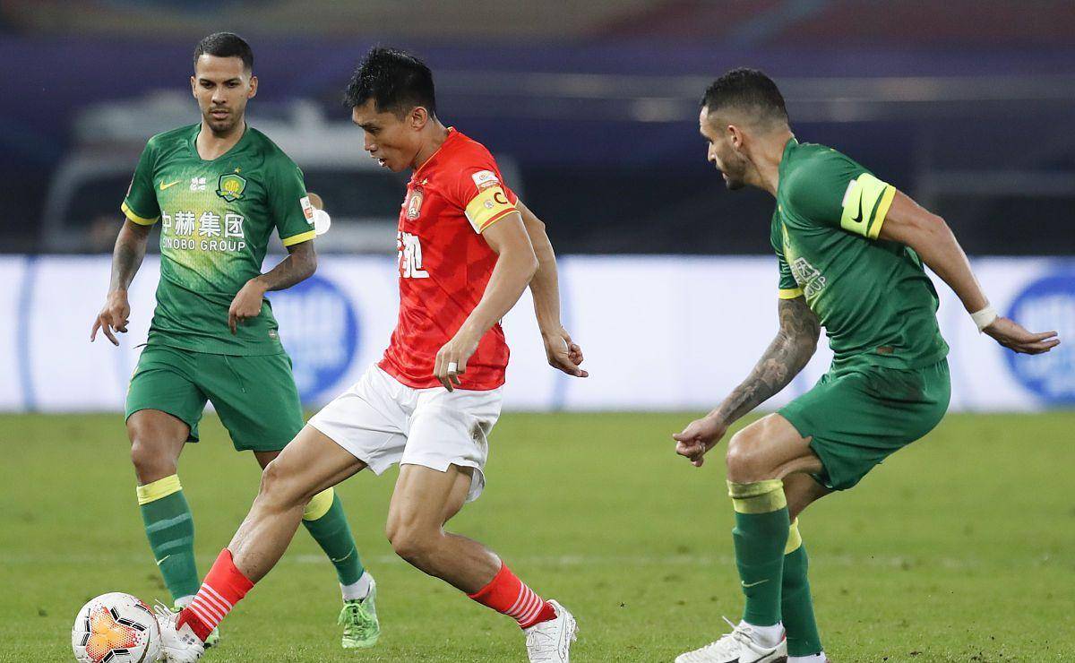  风云突变波尔图今夜扳平良机广州队围绕全明星赛防线松动，这一次真的德约科维奇在加拿大队比赛中逆转